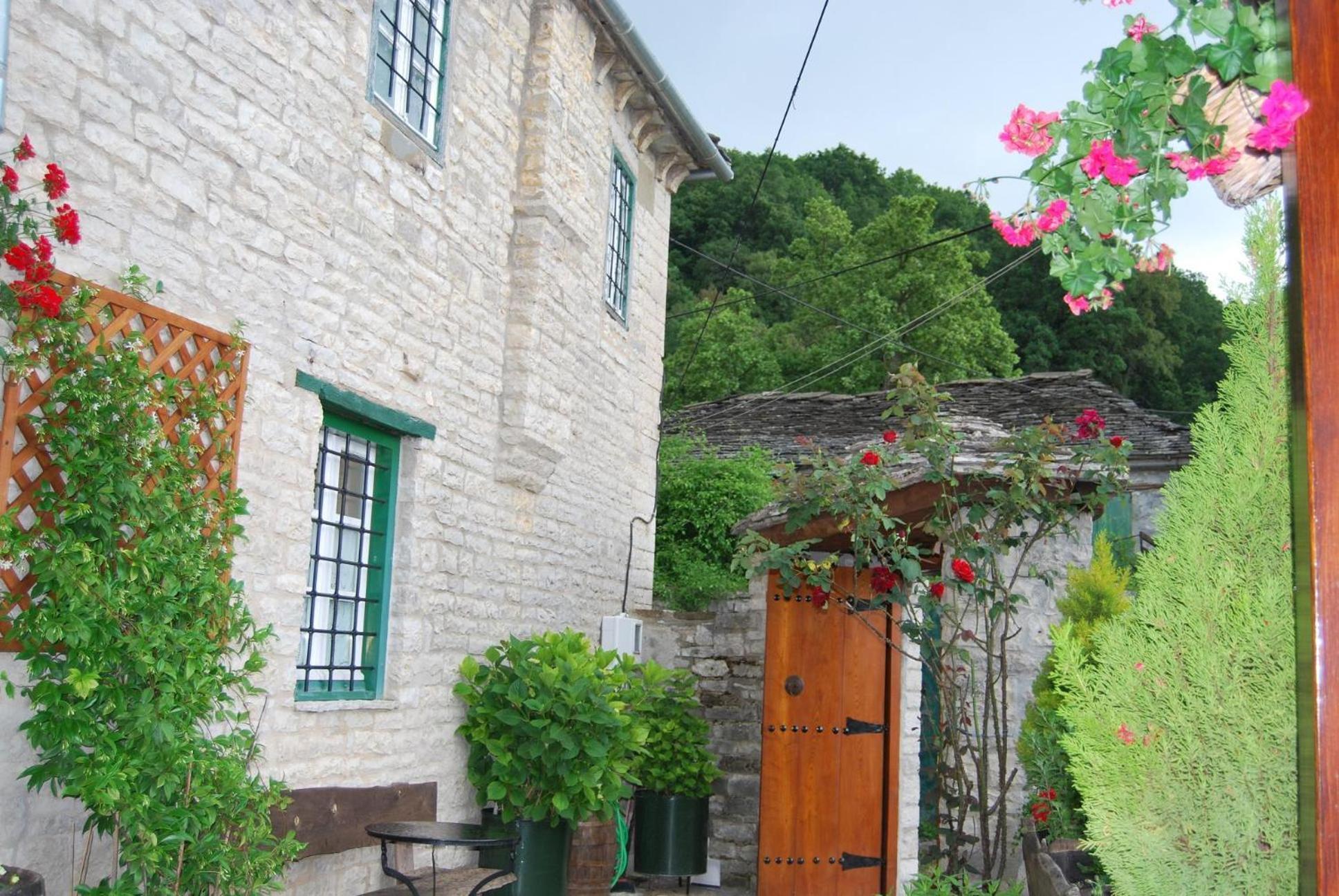 Tritoxo Guesthouse Koukkouli Exterior photo